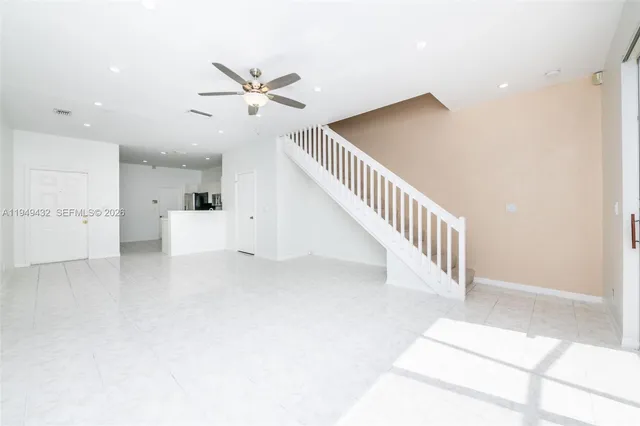 $2,850 | 1911 Madeira Drive, Unit 1911, Fort Lauderdale, FL 33327