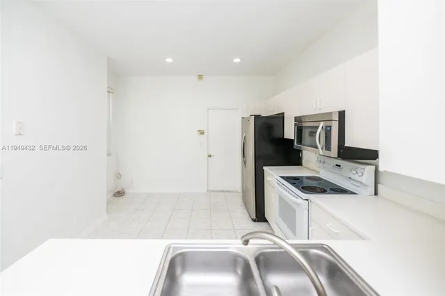 $2,850 | 1911 Madeira Drive, Unit 1911, Fort Lauderdale, FL 33327