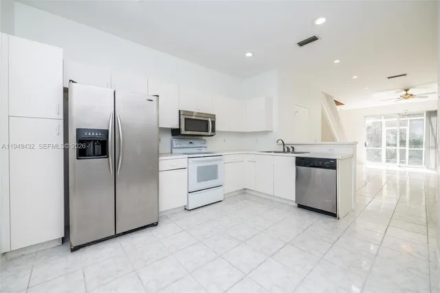 $2,850 | 1911 Madeira Drive, Unit 1911, Fort Lauderdale, FL 33327