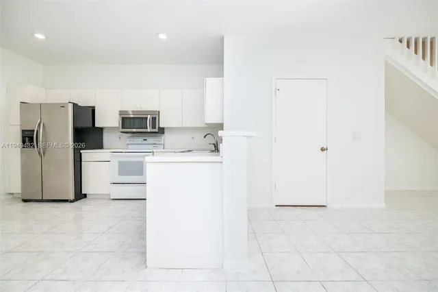 $2,850 | 1911 Madeira Drive, Unit 1911, Fort Lauderdale, FL 33327