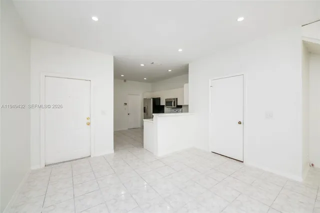 $2,850 | 1911 Madeira Drive, Unit 1911, Fort Lauderdale, FL 33327