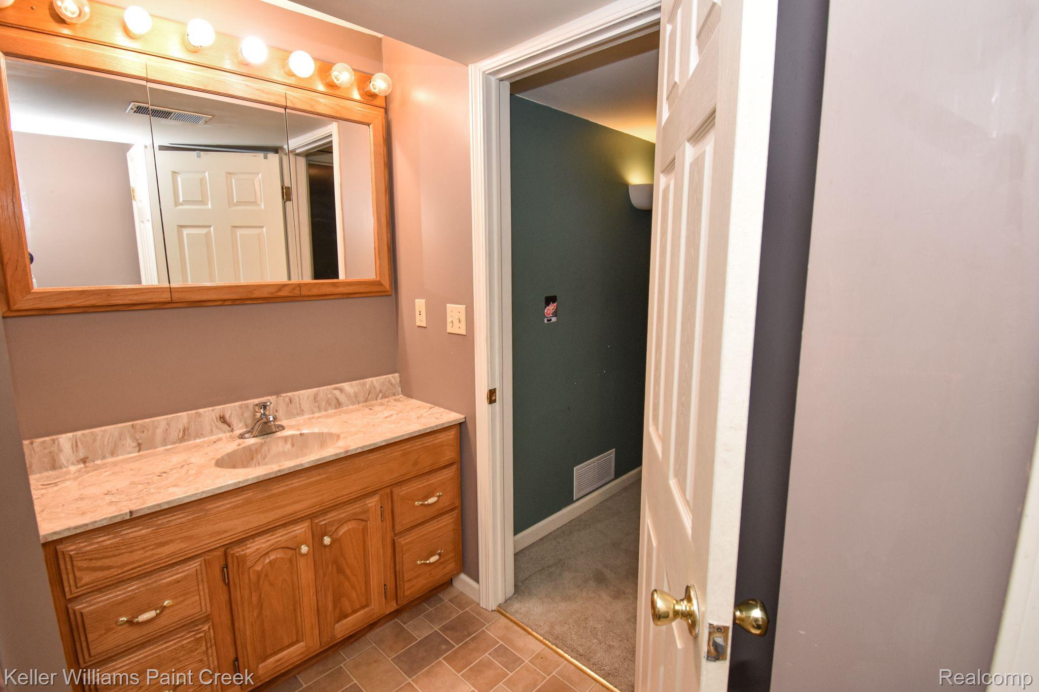 8057 Ranch Estates Road Clarkston, MI 48348 - Photo 66 of 90 Bathroom