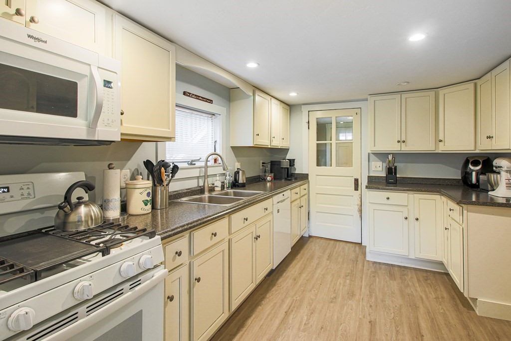 99 Crockett Road Milford, MA 01757 - Photo 18 of 29
