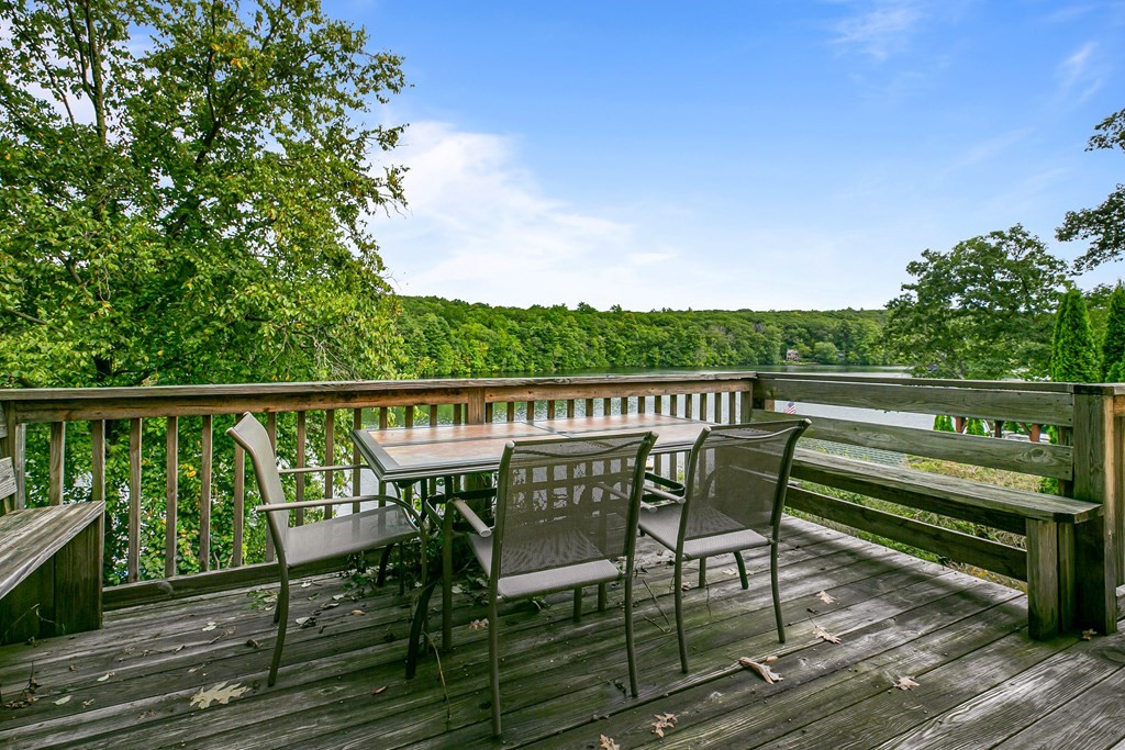 99 Crockett Road Milford, MA 01757 - Photo 4 of 29