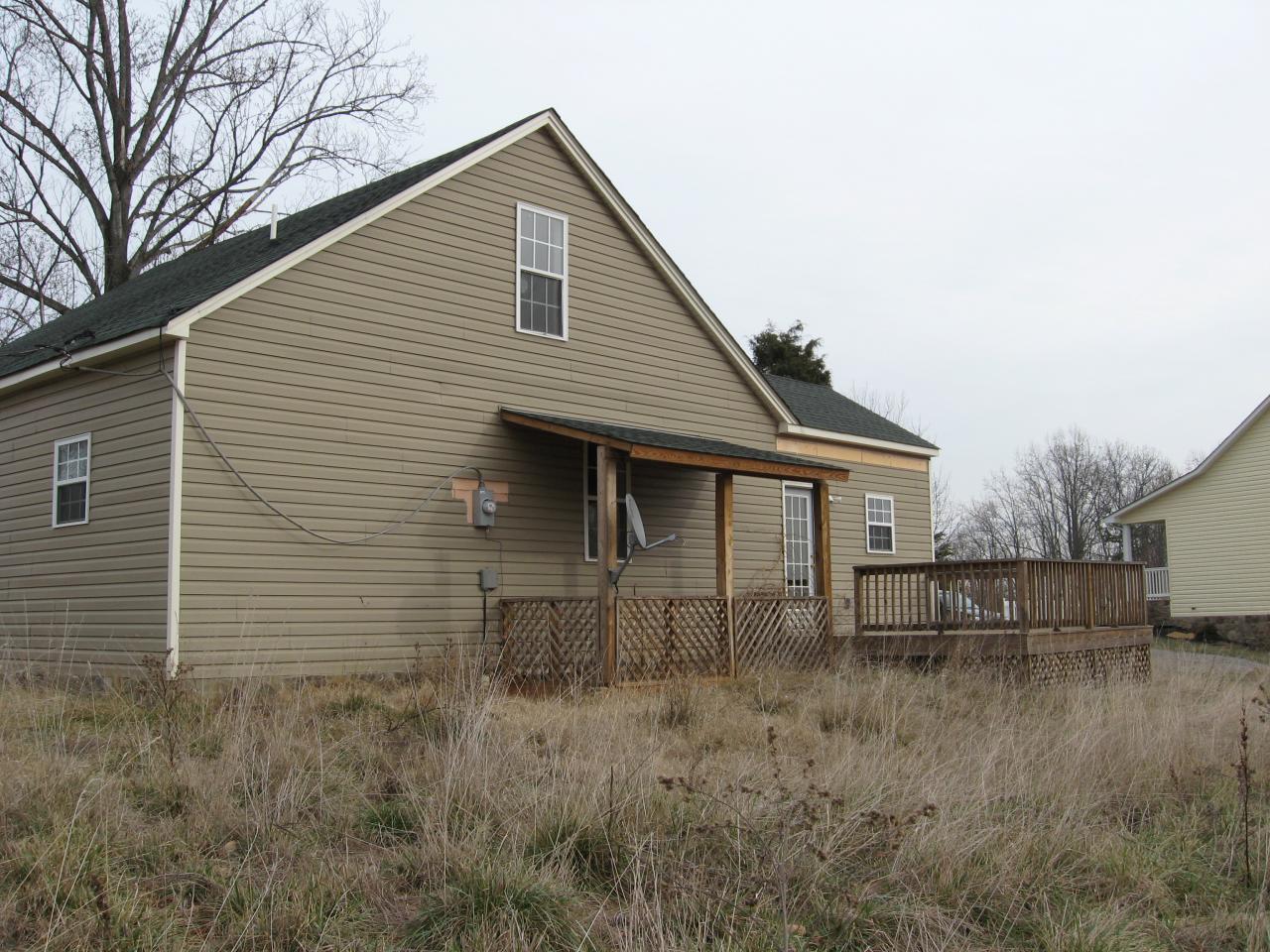 3493 Hales Ford Road Moneta, VA 24121 - Photo 2 of 9 Rear