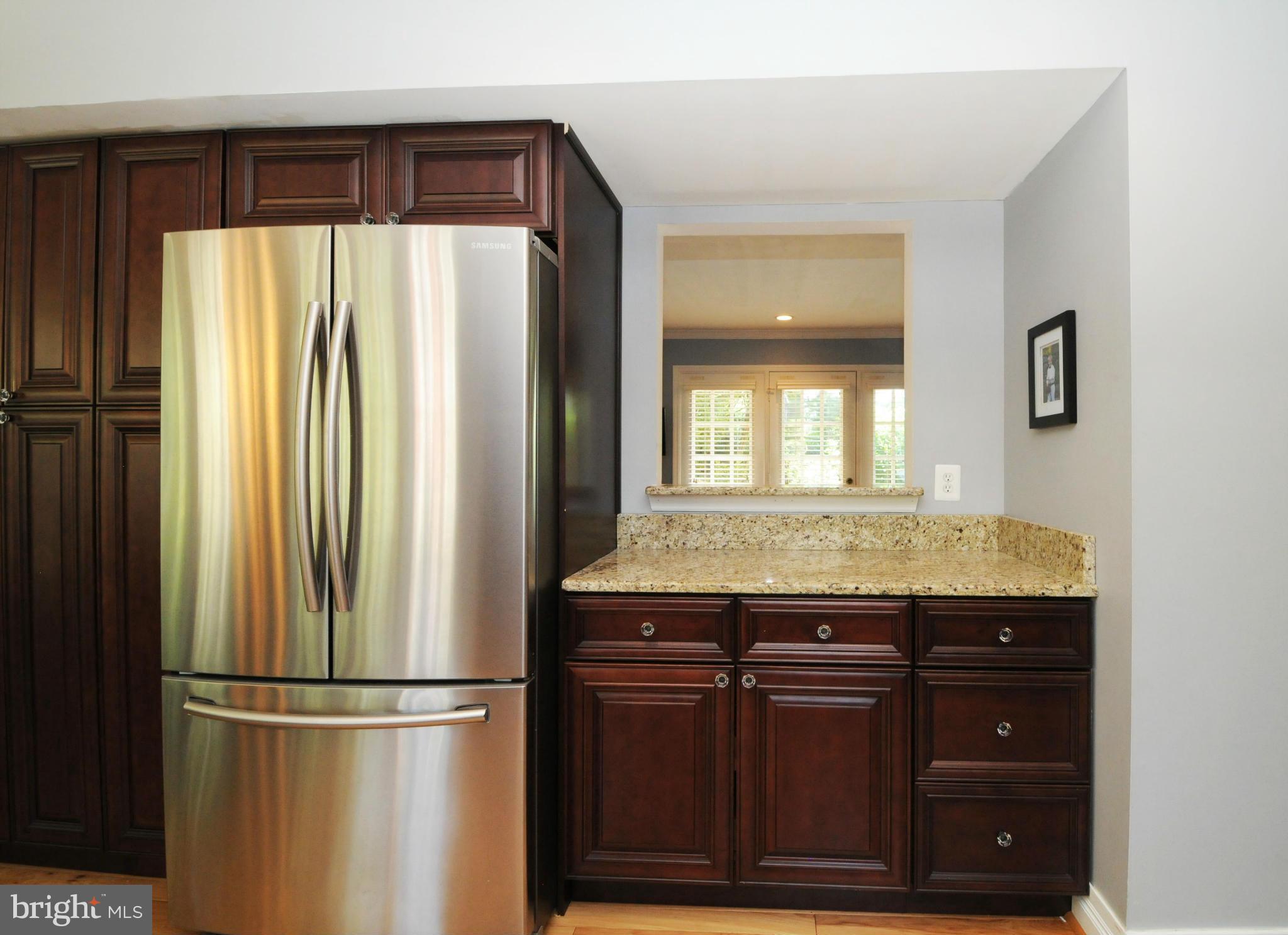 2101 Salt Kettle Way Reston, VA 20191 - Photo 14 of 30 PASS-THRU TO LIVING ROOM