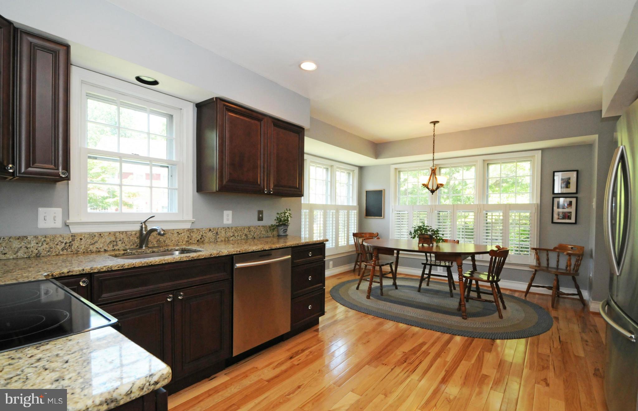 2101 Salt Kettle Way Reston, VA 20191 - Photo 10 of 30 ESPRESSO CABS,SS APPLS, HICKORY FLOORS ALL 2014