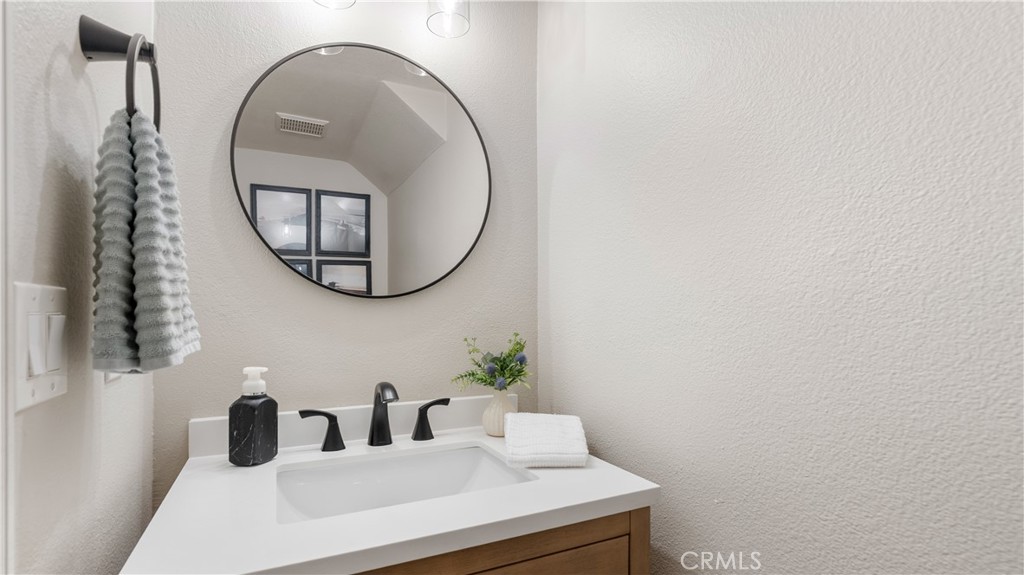23462 Riversbridge Way Valencia, CA 91354 - Photo 19 of 57