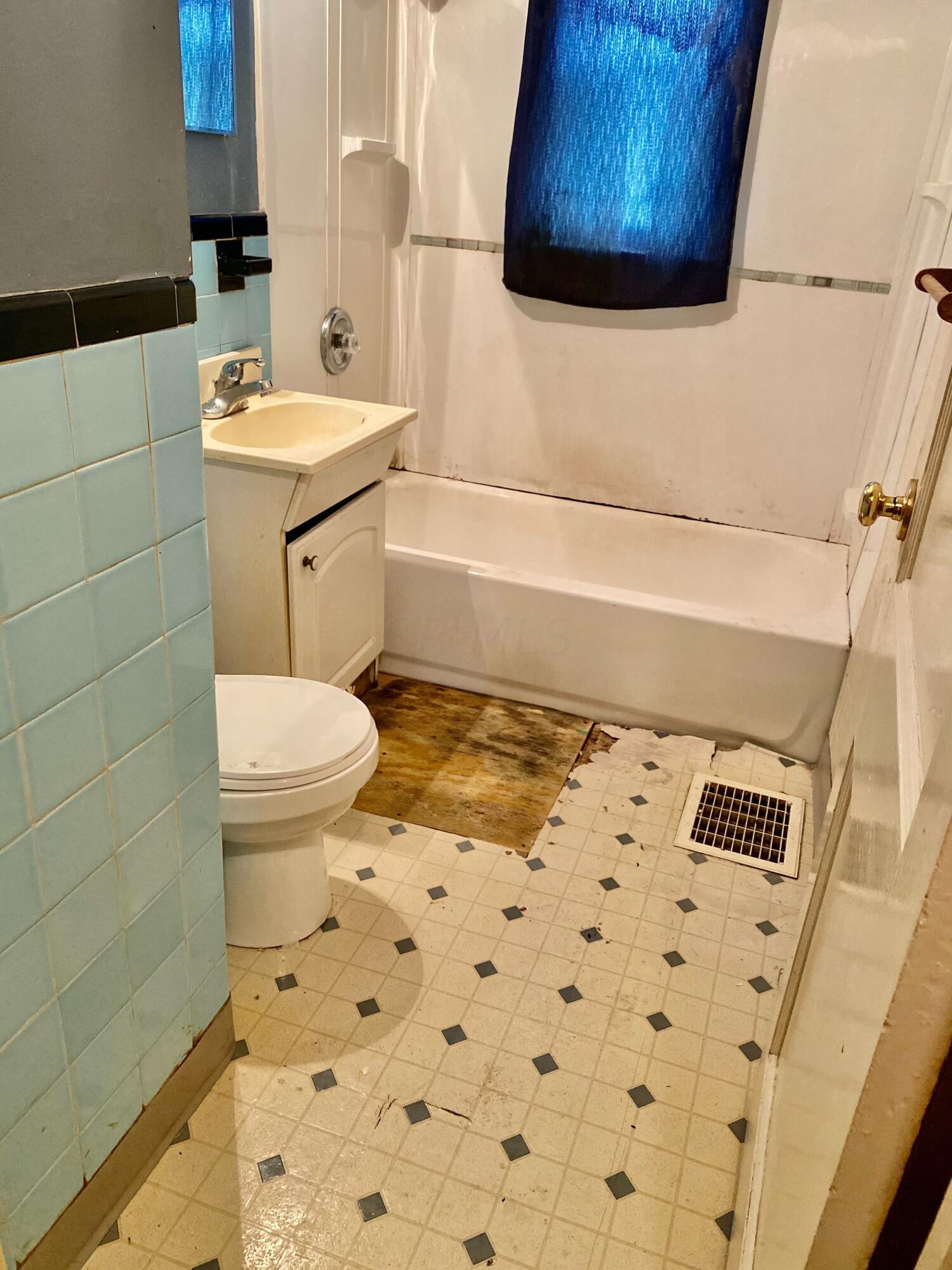 2355 Delbert Road Columbus, OH 43211 - Photo 7 of 10 Gallery Image 7