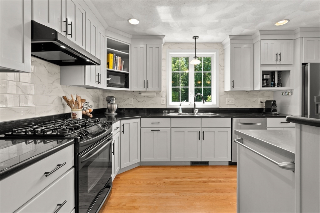 69 Spencer Knowles Road Rowley, MA 01969 - Photo 8 of 40 Gallery Image 8