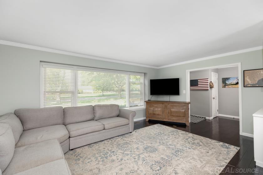 986 Balfour Street Grosse Pointe, MI 48230 - Photo 7 of 41 50154731-c8ae5086-9510-410b-b73a-c28159847802.JPG
