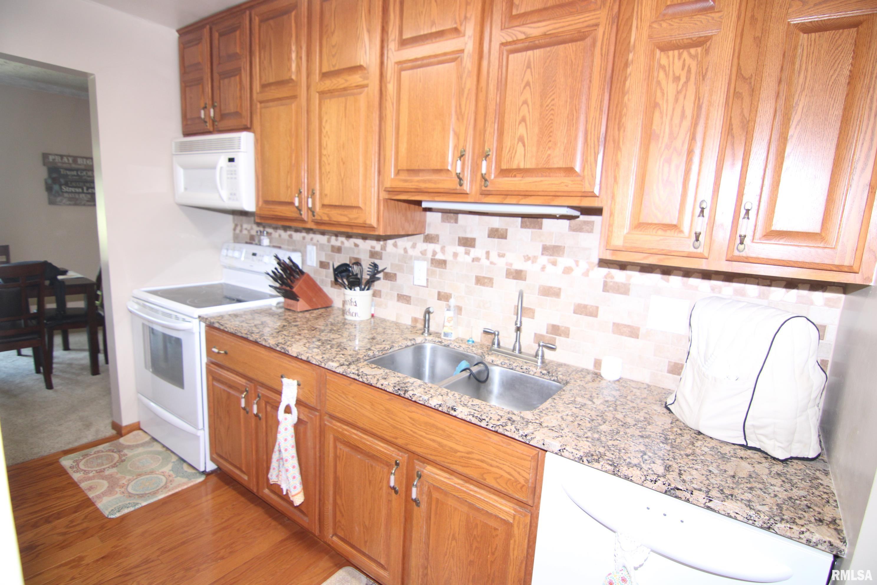 11315 Devils Creek Road Blue Grass, IA 52726 - Photo 4 of 23 Gallery Image 4