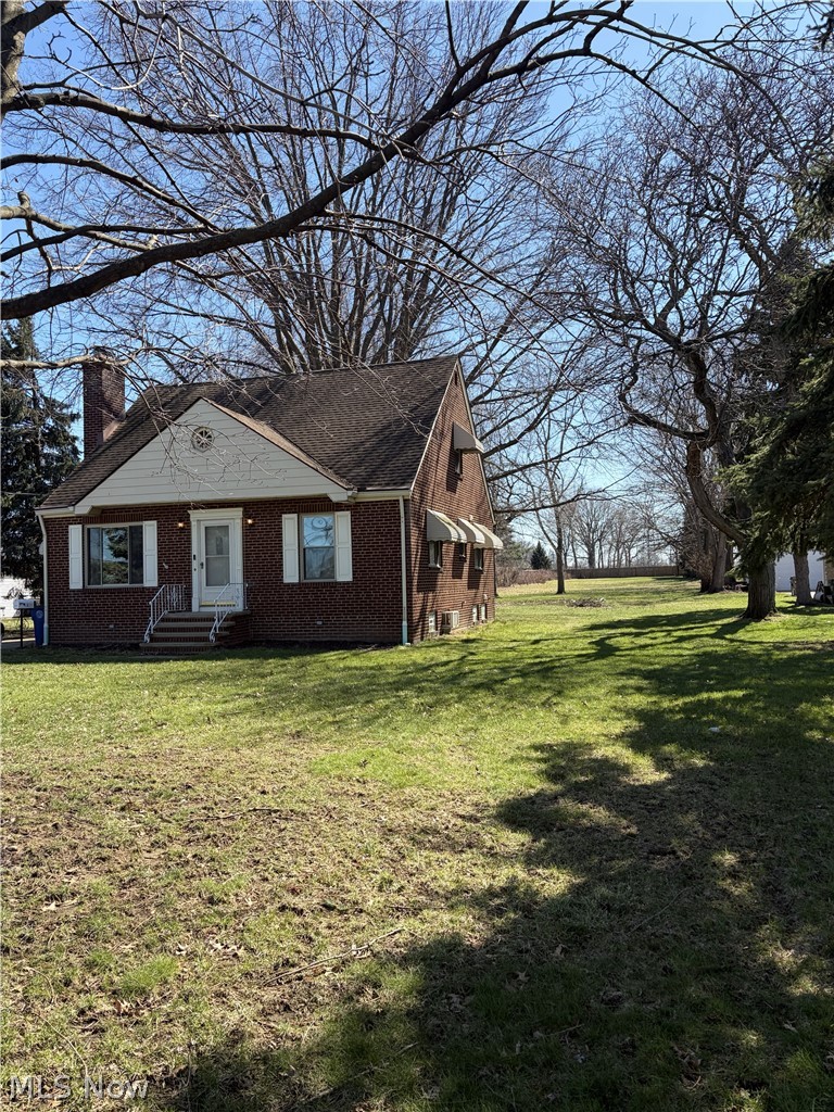 10101 Biddulph Road Cleveland, OH 44144 - Photo 3 of 36