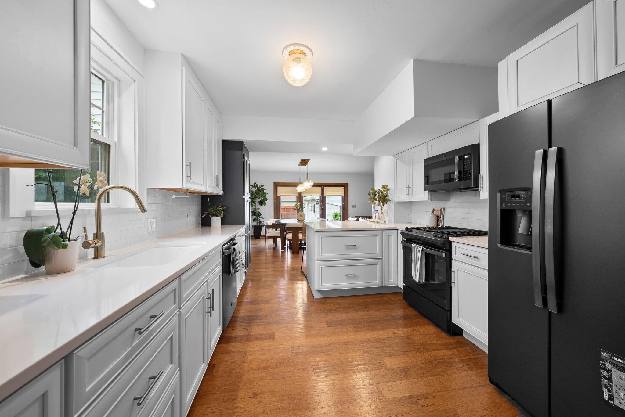 659 Vernon Road Columbus, OH 43209 - Photo 17 of 46 Kitchen