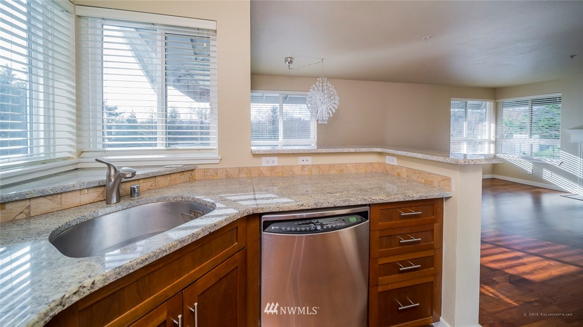 3914 243rd Place Southeast, Unit L302 Bothell, WA 98021 - Photo 5 of 18