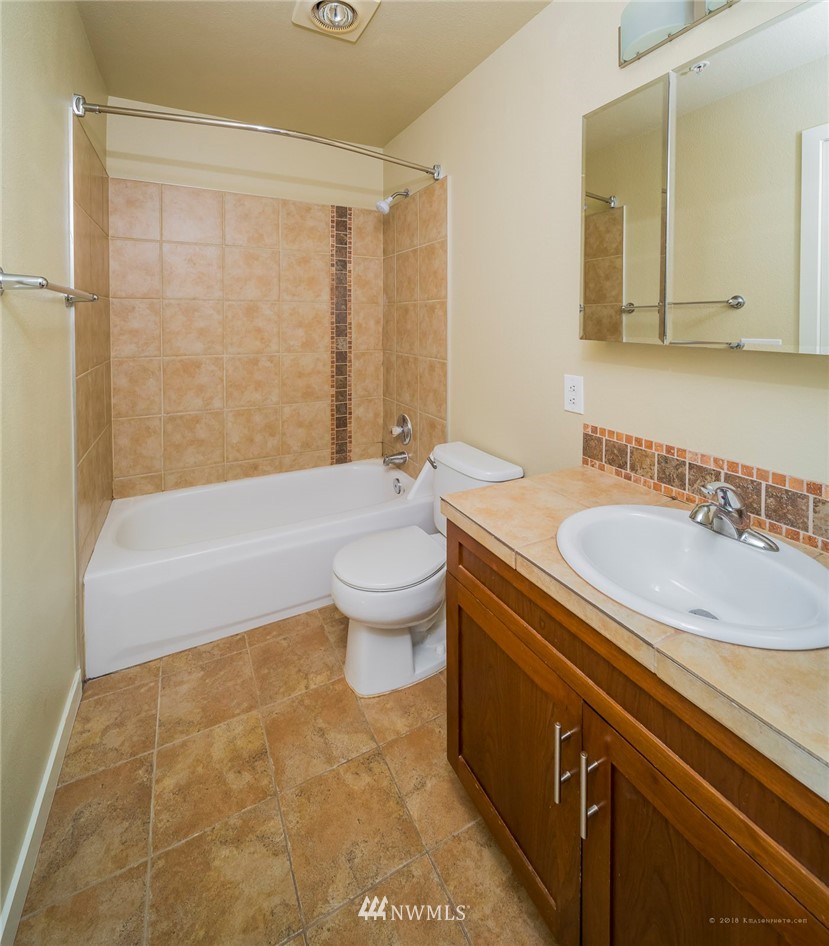 3914 243rd Place Southeast, Unit L302 Bothell, WA 98021 - Photo 9 of 18