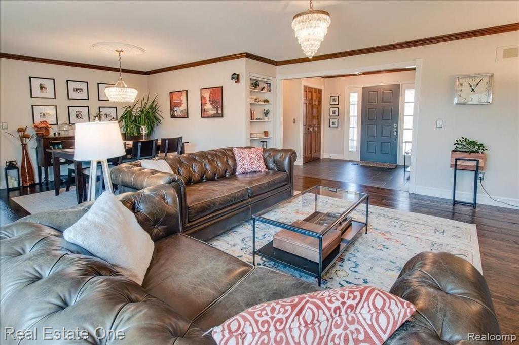 451 Lake Forest Road Rochester Hills, MI 48309 - Photo 11 of 97