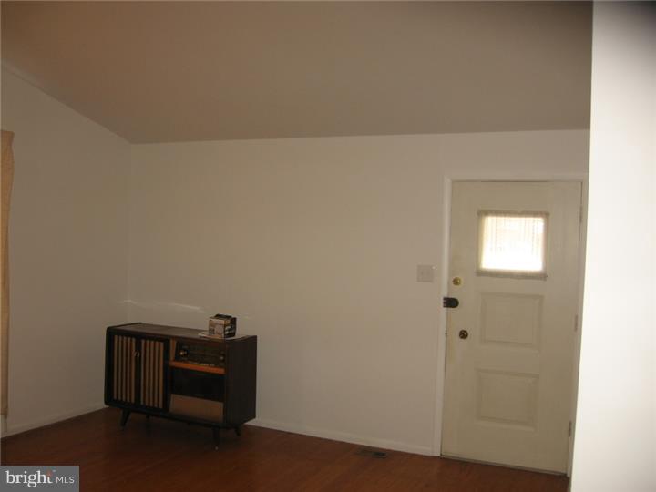 3612 Chesterfield Road Philadelphia, PA 19114 - Photo 5 of 25 Living Room