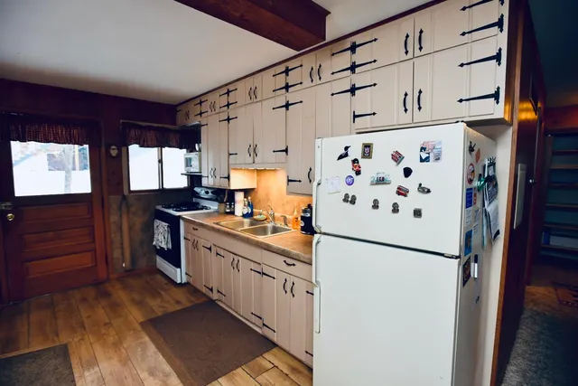 $475,000 | N918 Lamotte Lake Drive, Keshena, WI 54135