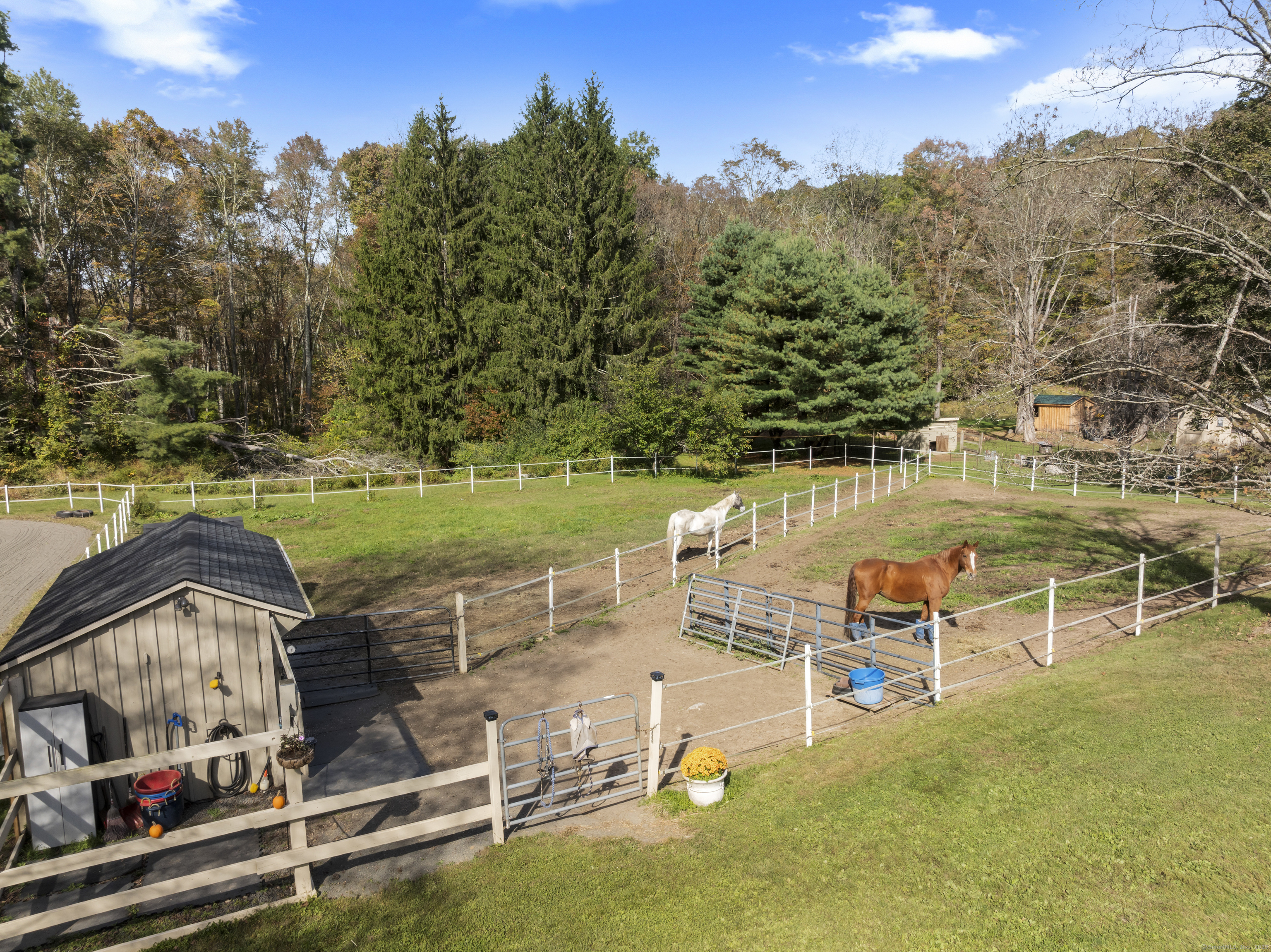 92 Minortown Road Woodbury, CT 06798 - Photo 17 of 40 an outdoor space with patio