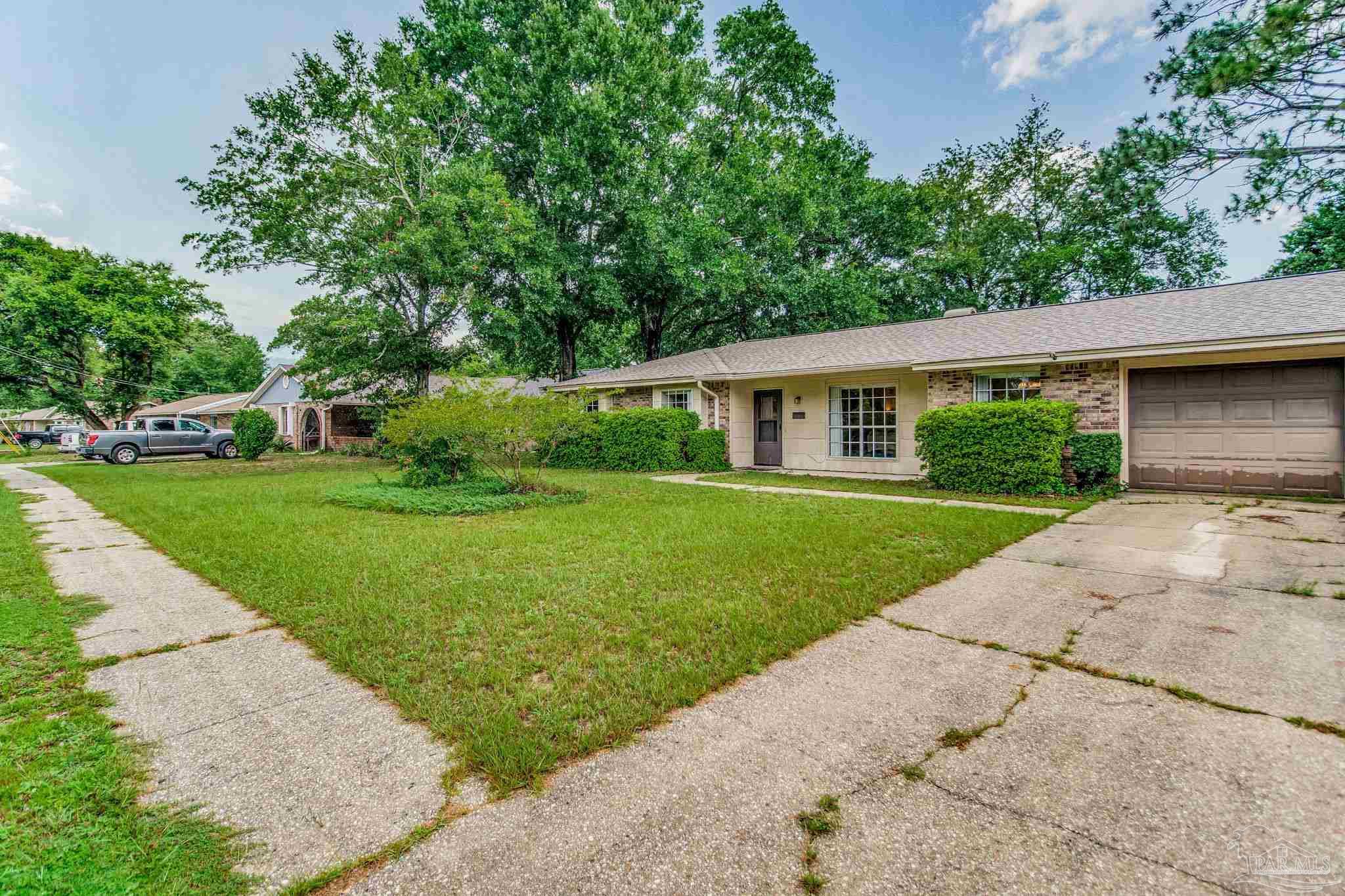 4140 April Road Pensacola, FL 32504 - Photo 2 of 38 Gallery Image 2