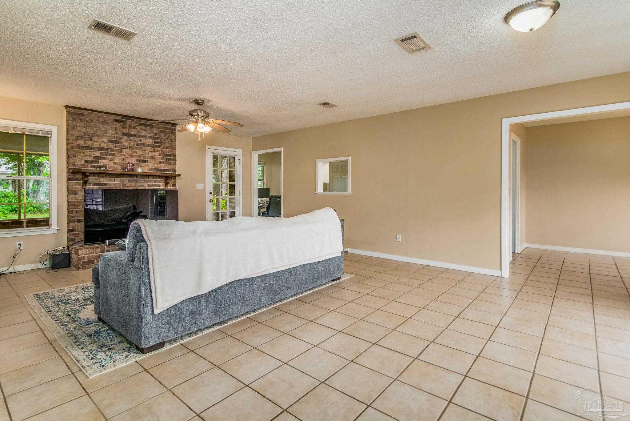 4140 April Road Pensacola, FL 32504 - Photo 5 of 38 Gallery Image 5