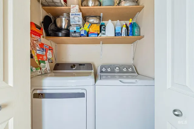 $305,000 | 226 Garnet Avenue East, Fairfield, ID 83327