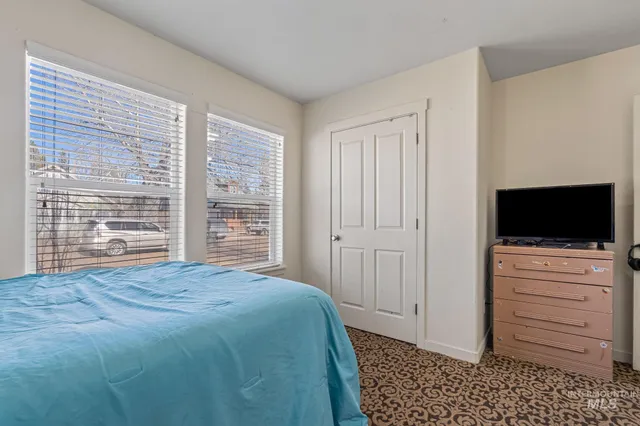 $305,000 | 226 Garnet Avenue East, Fairfield, ID 83327