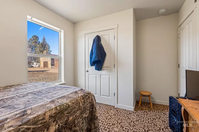 $305,000 | 226 Garnet Avenue East, Fairfield, ID 83327