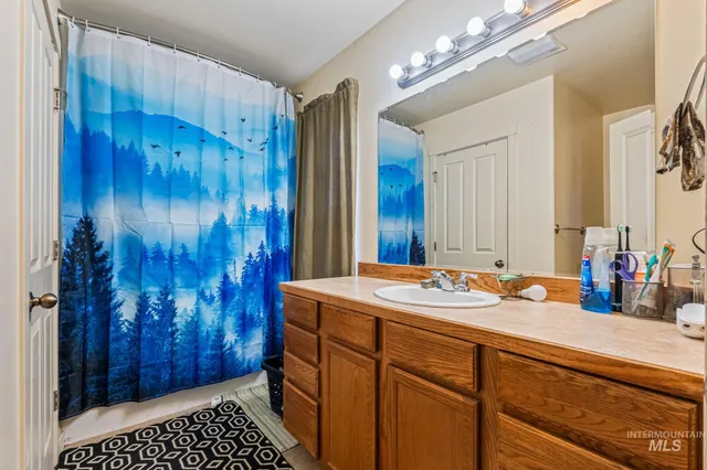 $305,000 | 226 Garnet Avenue East, Fairfield, ID 83327