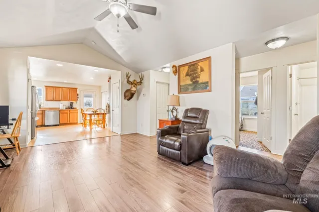 $305,000 | 226 Garnet Avenue East, Fairfield, ID 83327