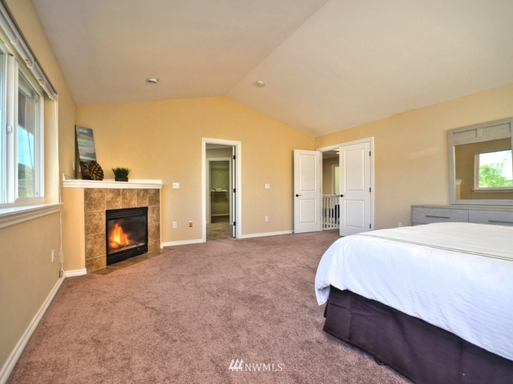 5170 Northeast 7th Court Renton, WA 98059 - Photo 14 of 25