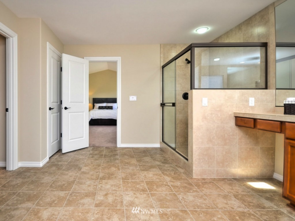 5170 Northeast 7th Court Renton, WA 98059 - Photo 18 of 25