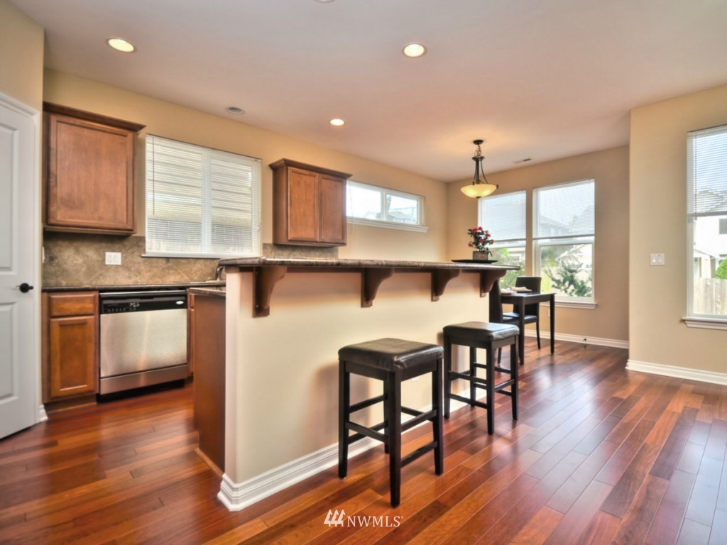 5170 Northeast 7th Court Renton, WA 98059 - Photo 5 of 25