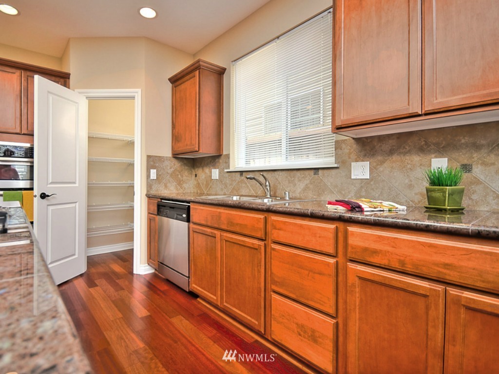 5170 Northeast 7th Court Renton, WA 98059 - Photo 7 of 25