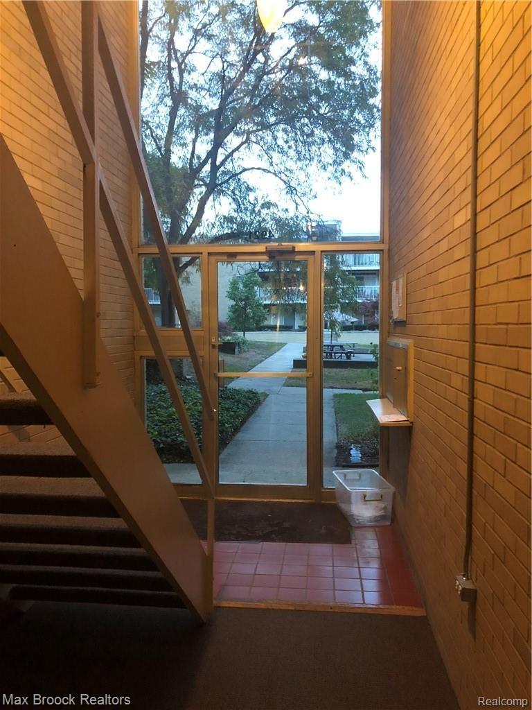 4921 Crooks Road, Unit 3 Royal Oak, MI 48073 - Photo 2 of 11 IMG_2094.JPG