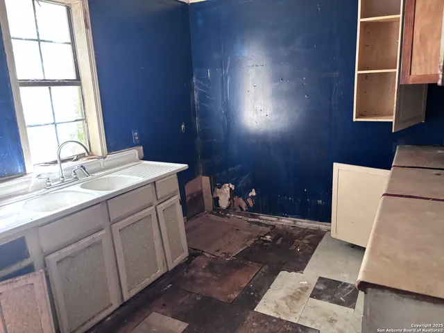 $79,000 | 222 Sandmeyer Street, San Antonio, TX 78208