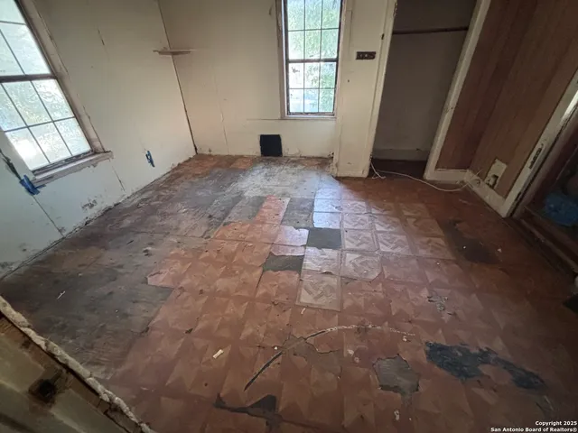 $79,000 | 222 Sandmeyer Street, San Antonio, TX 78208