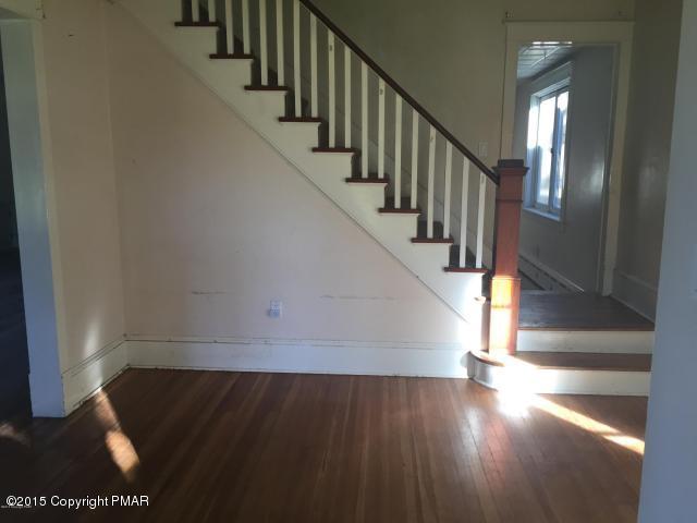 39 Sterling Road Mount Pocono, PA 18344 - Photo 2 of 22 Stair case