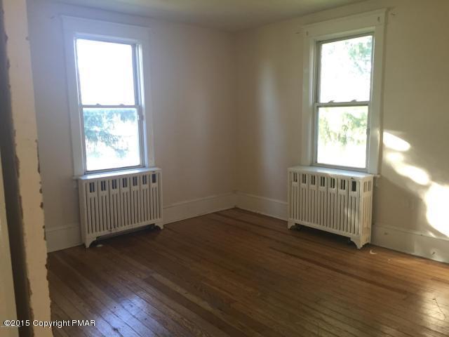 39 Sterling Road Mount Pocono, PA 18344 - Photo 6 of 22 20151109162041175214000000-o