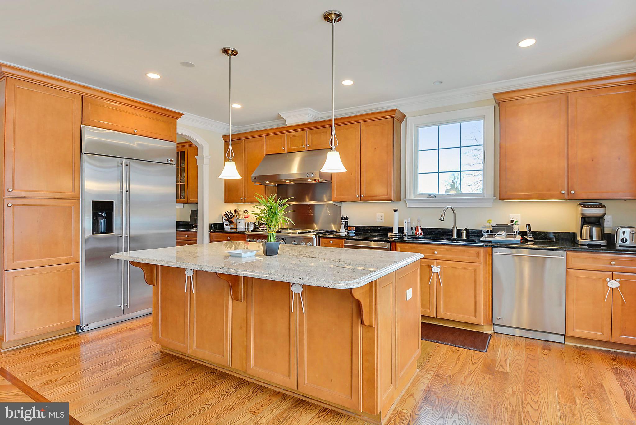 8140 Stacey Road Alexandria, VA 22308 - Photo 3 of 31