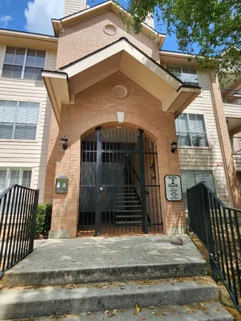 $215,000 | 8051 Bay Branch Drive, Unit 232, The Woodlands, TX 77382