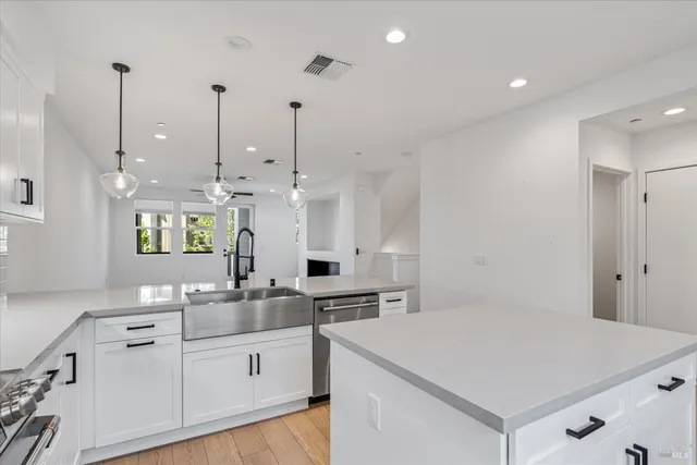 $4,000 | 219 Gambrel Circle, Santa Rosa, CA 95403