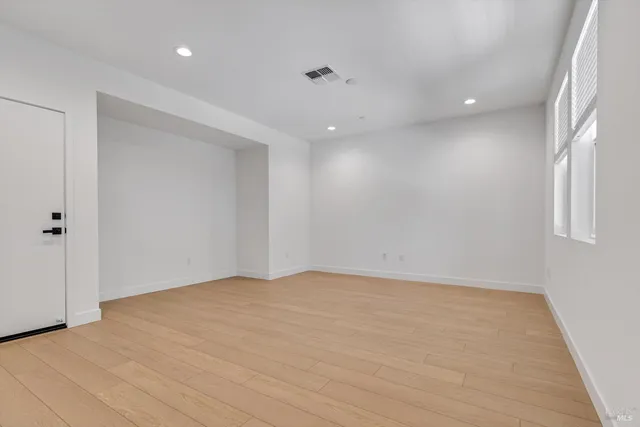 $4,000 | 219 Gambrel Circle, Santa Rosa, CA 95403