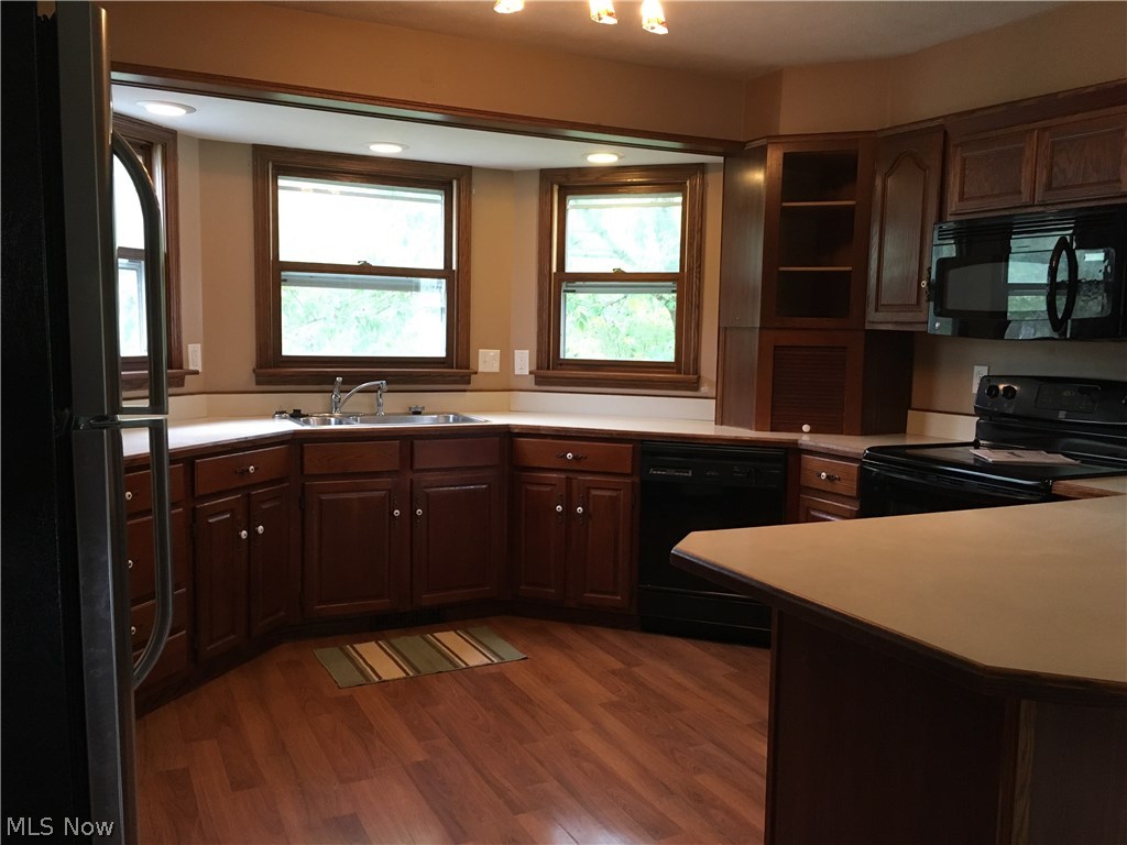 4768 Palmyra Road Southwest Warren, OH 44481 - Photo 4 of 22
