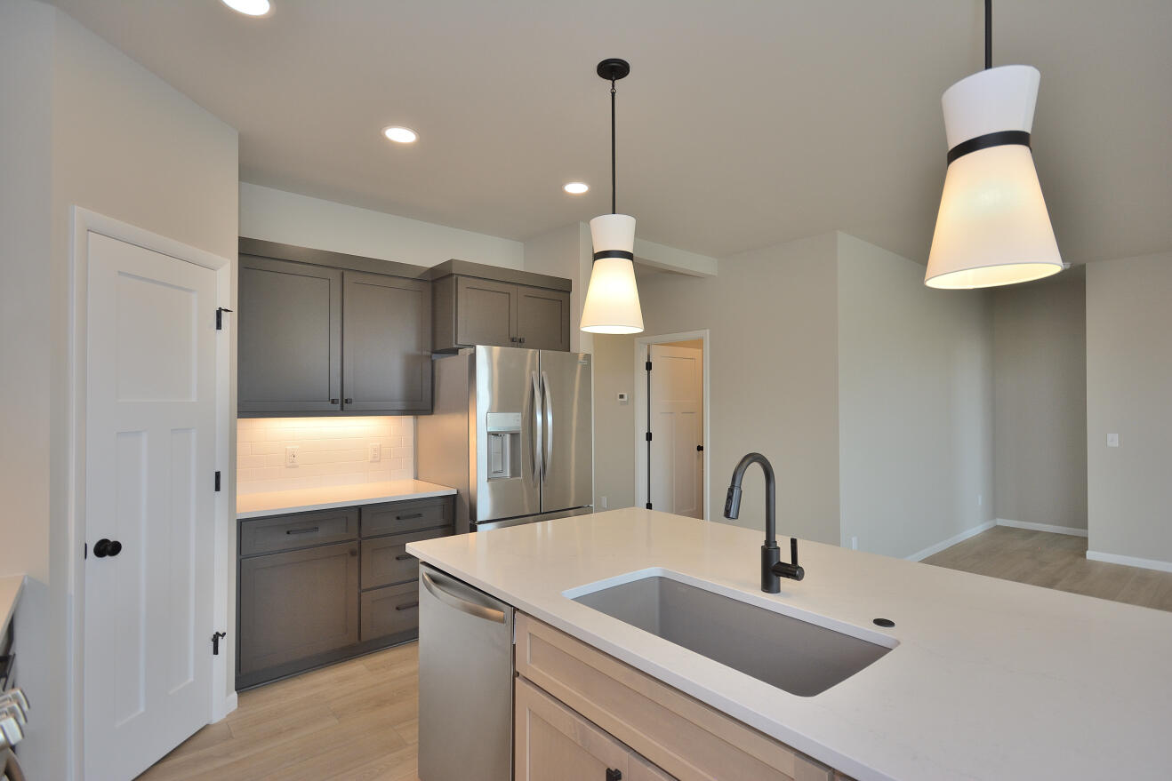 1116 Elderberry Road Oconomowoc, WI 53066 - Photo 11 of 29 DSC_0139_5385