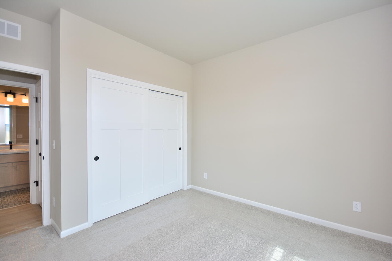 1116 Elderberry Road Oconomowoc, WI 53066 - Photo 14 of 29 DSC_0118_5364