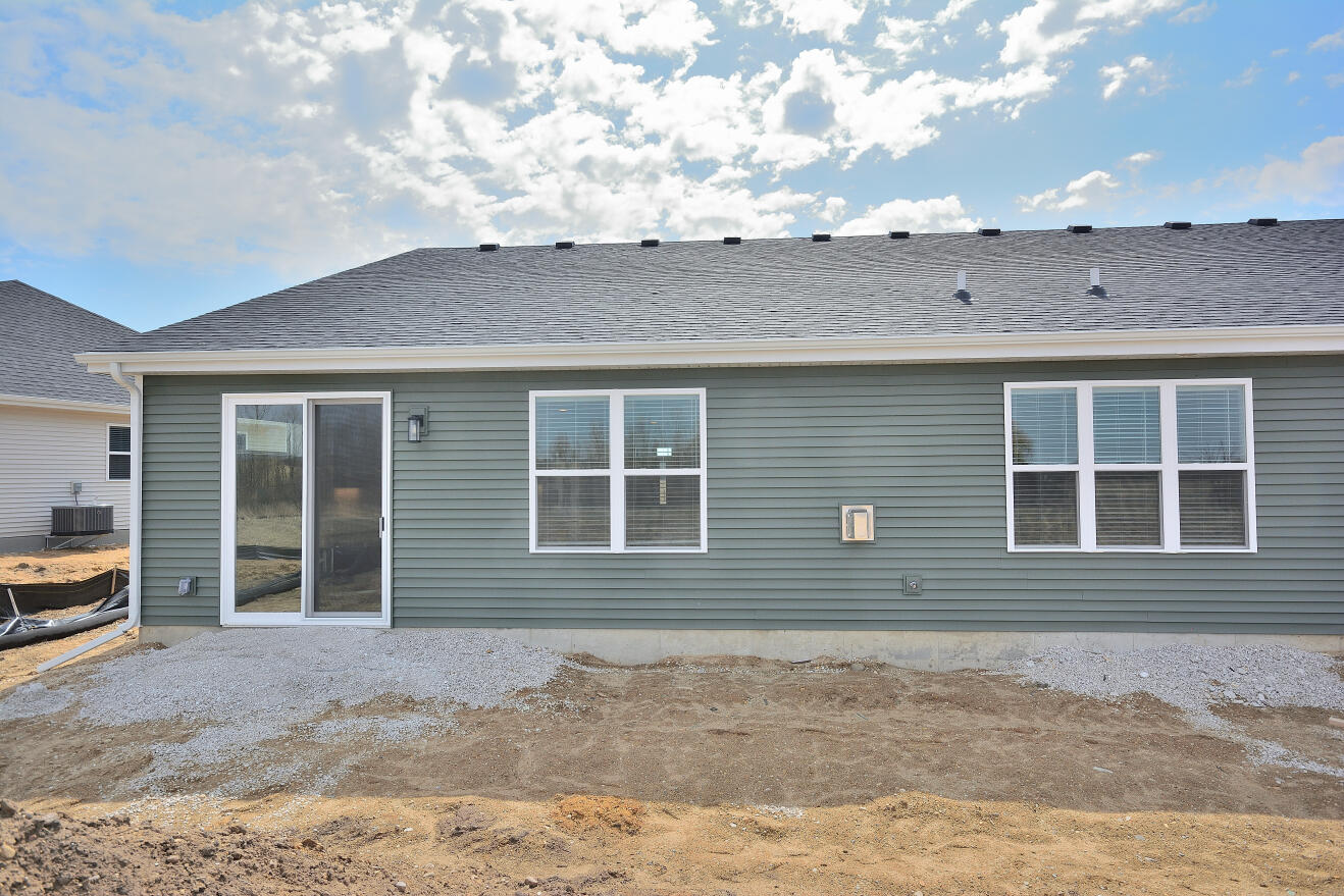 1116 Elderberry Road Oconomowoc, WI 53066 - Photo 2 of 29 DSC_0152_5398