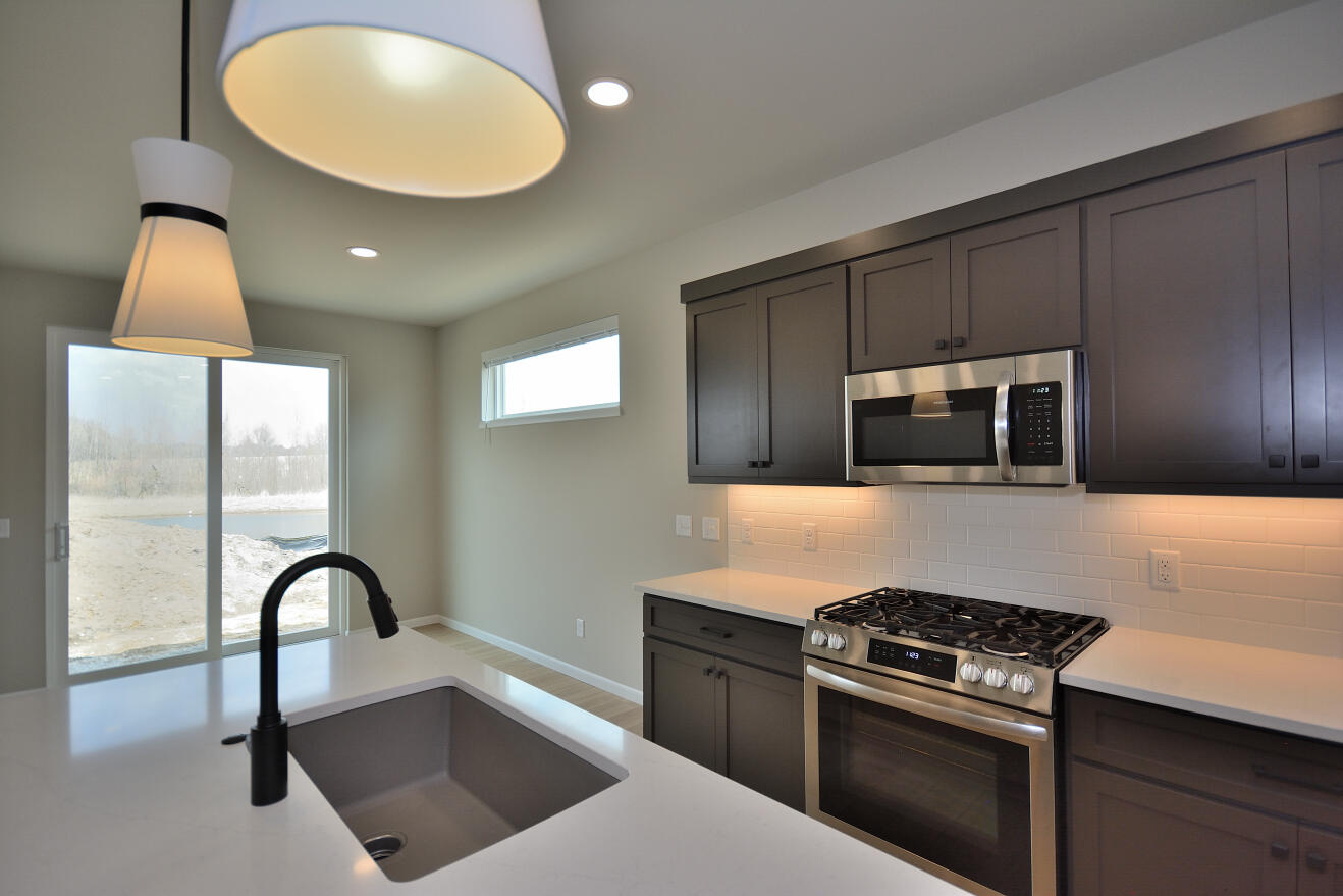 1116 Elderberry Road Oconomowoc, WI 53066 - Photo 9 of 29 DSC_0137_5383