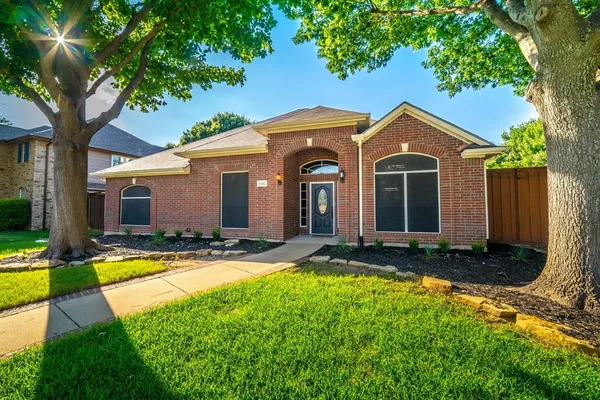 $565,000 | 8412 Pioneer Drive, Frisco, TX 75033